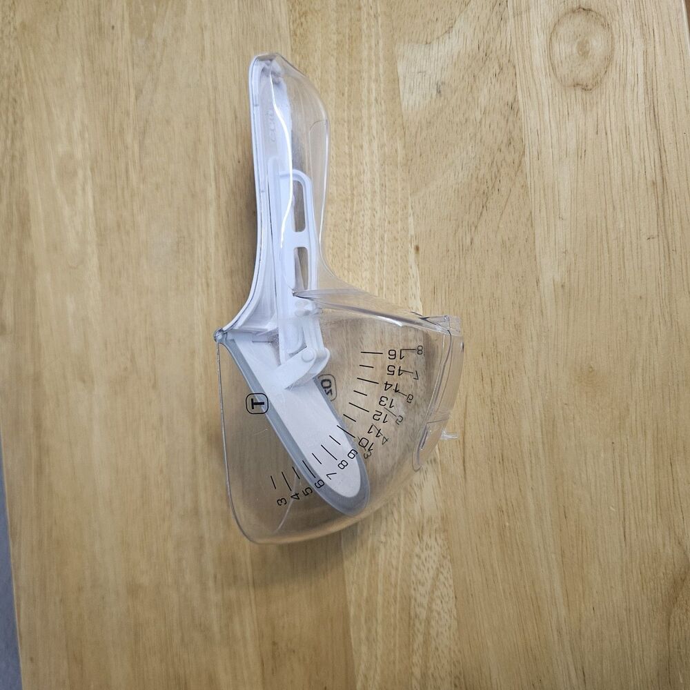 Pampered Chef Easy Adjustable Measuring 1/4 - 1 Cup #2228 RETIRED Clear Slide